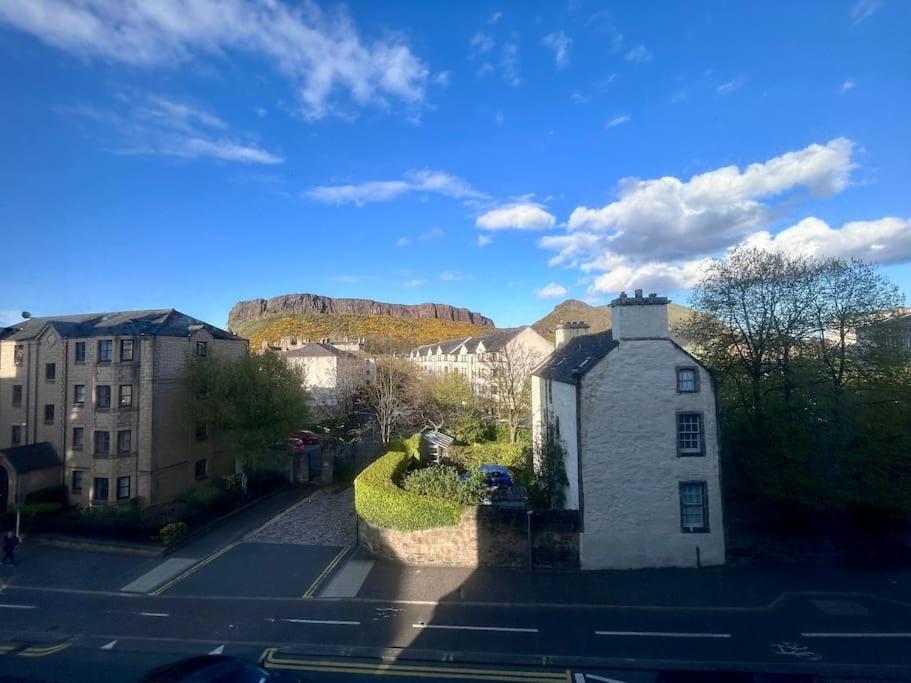 Edinburghs Arthurs Seat View Extérieur photo
